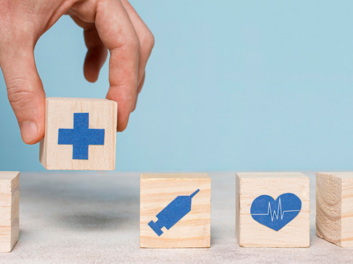 Des icones santé sur des cubes